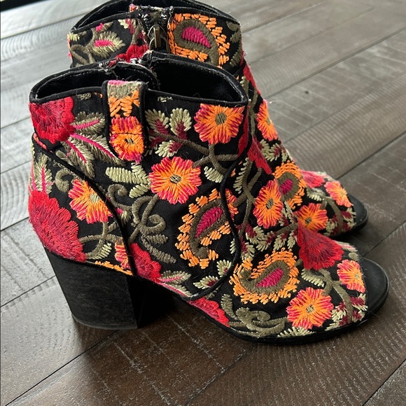 Crown Vintage Shoes - Crown Vintage Black and Multicolor Embroidered Ankle Boots